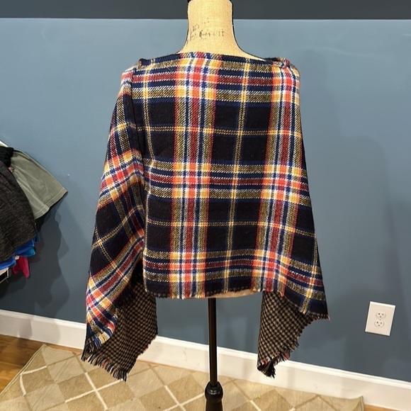 Women’s Shaw - Picture 4 of 7